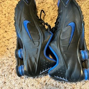 Nike shox size 14 black and Royal in good condition